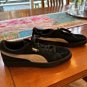 Puma black suede sneakers women’s size 8.5